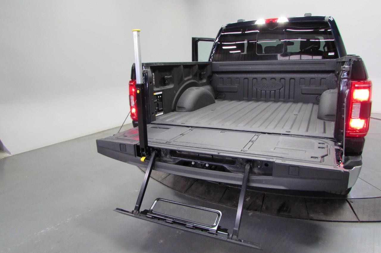 2021 Antimatter Blue Metallic Ford F-150 XLT 4X4 Truck