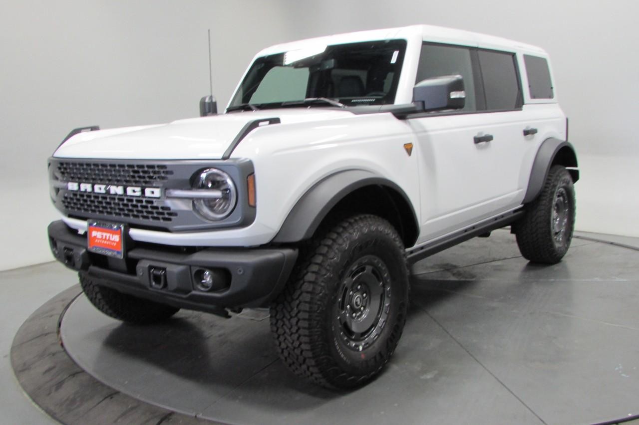 2025 Oxford White Ford Bronco Badlands 4X4 SUV