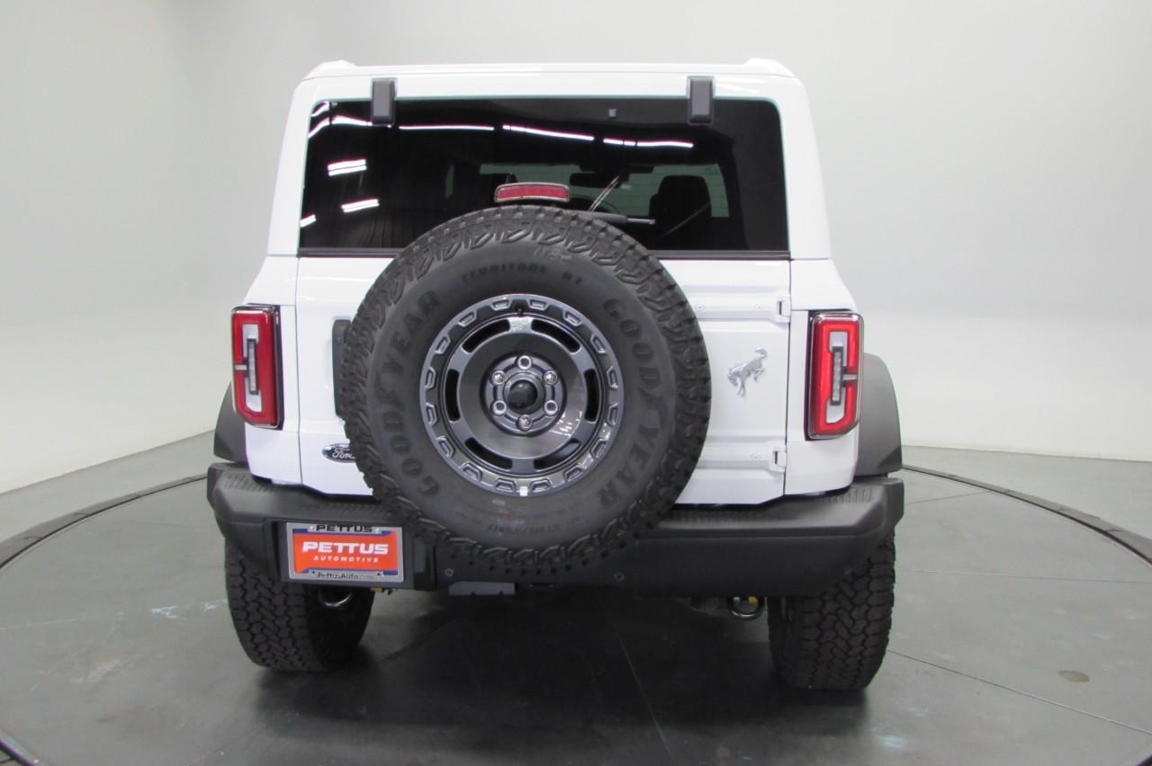 2025 Oxford White Ford Bronco Badlands 4X4 SUV