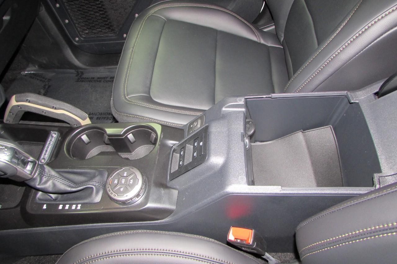 2025 Oxford White Ford Bronco Badlands 4X4 SUV