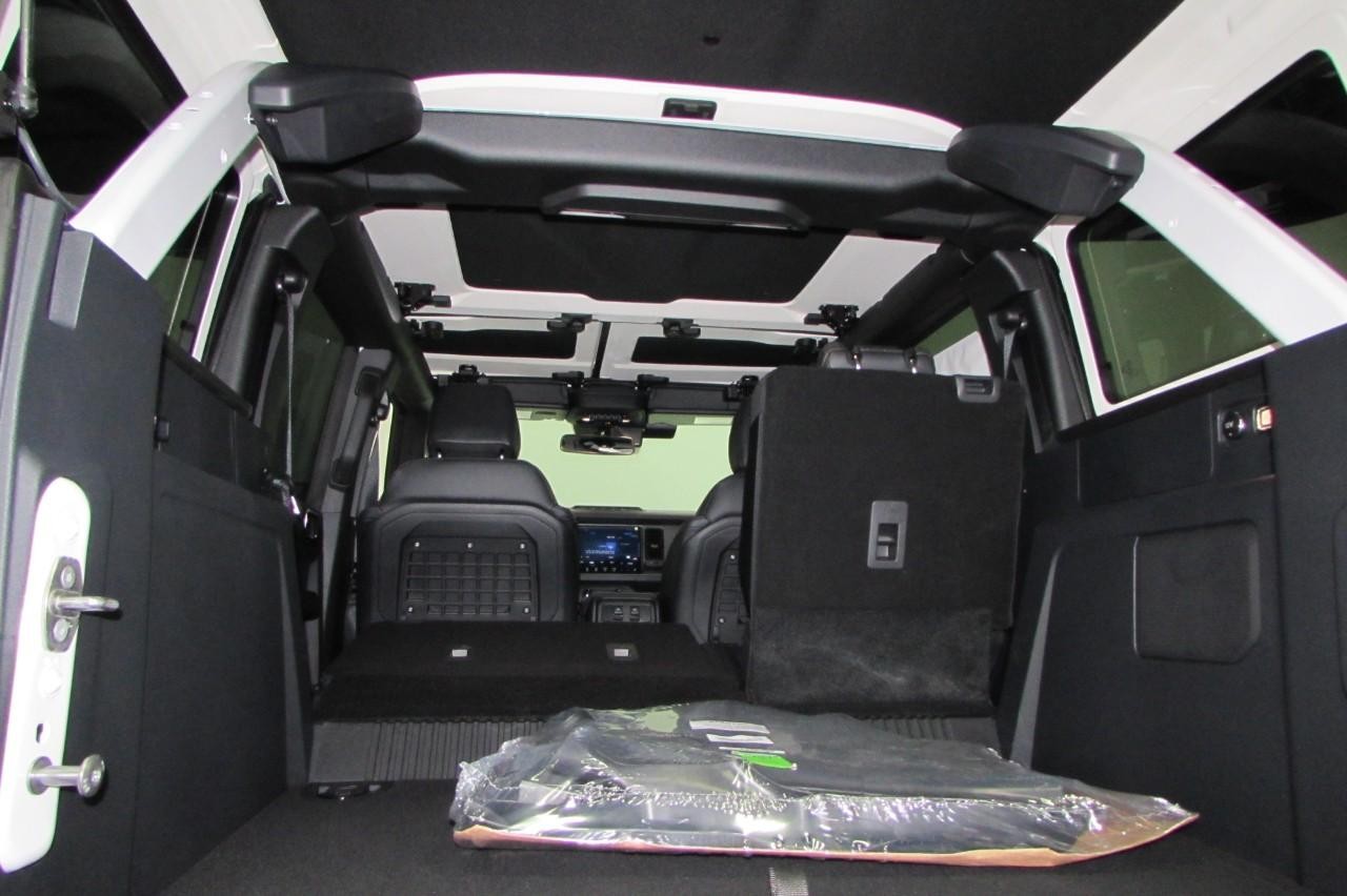 2025 Oxford White Ford Bronco Badlands 4X4 SUV