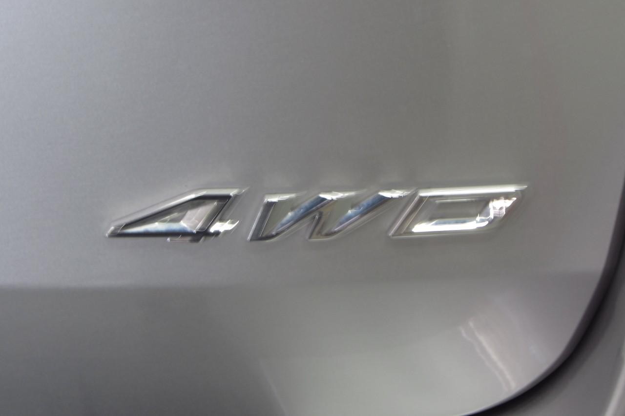 2022 Iconic Silver Metallic Ford Explorer XLT 4X4 SUV