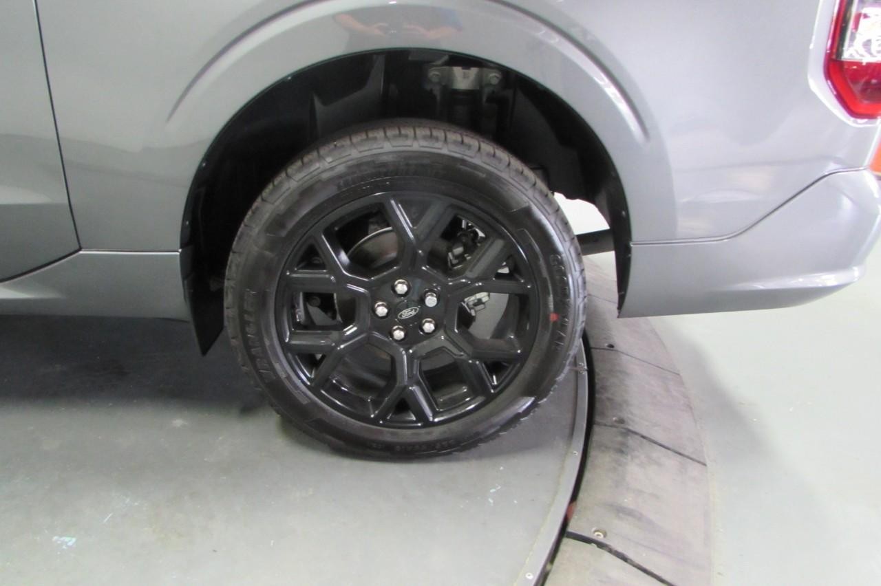 2025 Carbonized Gray Metallic Ford Maverick Lobo Standard AWD Truck