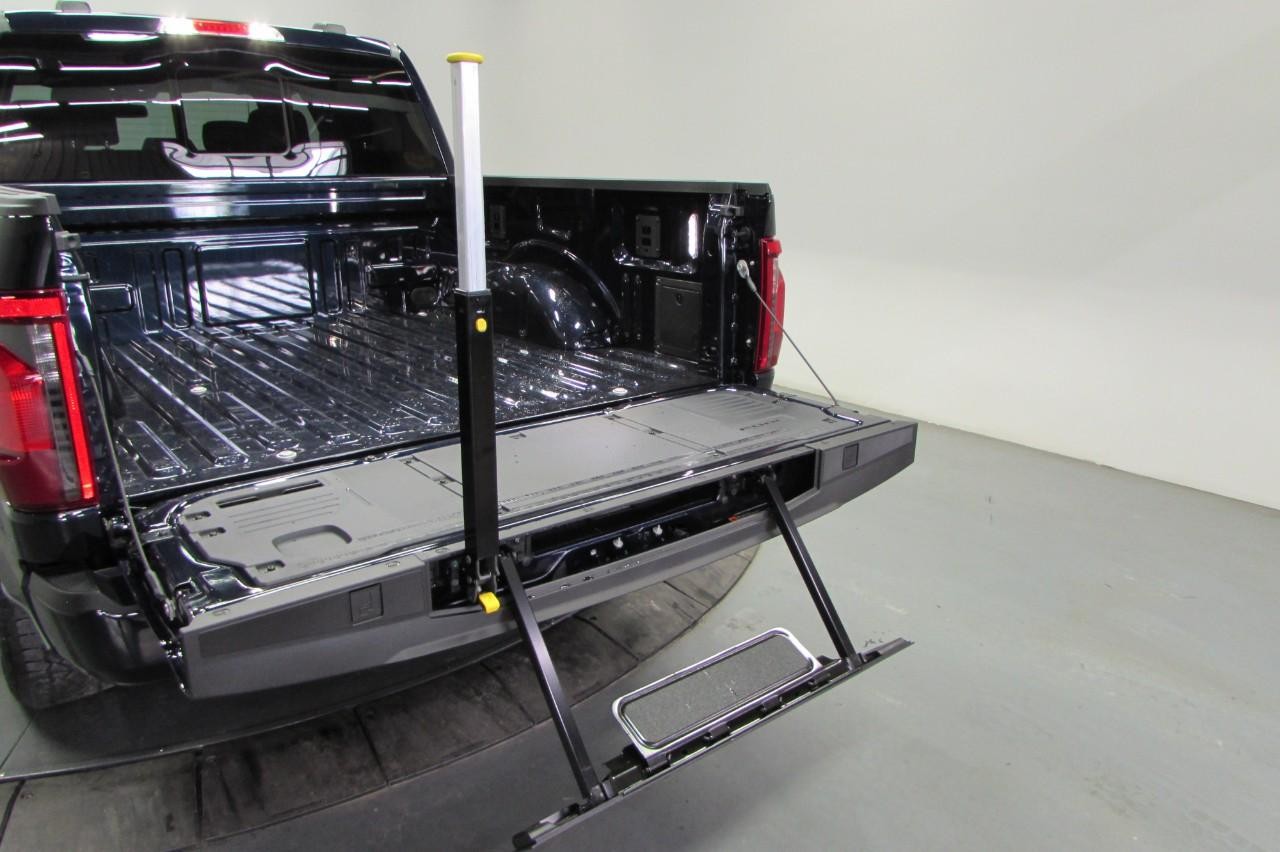 2025 Antimatter Blue Metallic Ford F-150 XLT 4X4 Truck