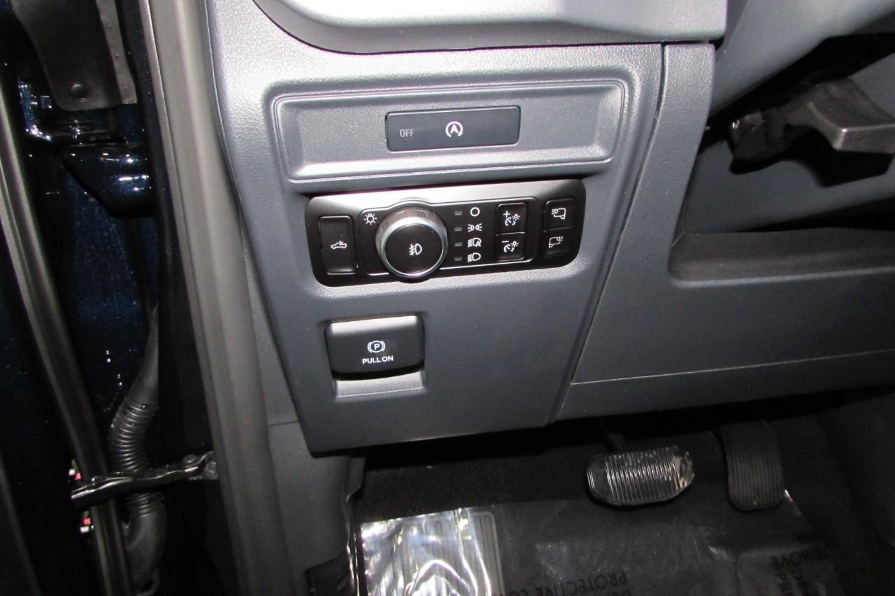 2025 Antimatter Blue Metallic Ford F-150 XLT 4X4 Truck