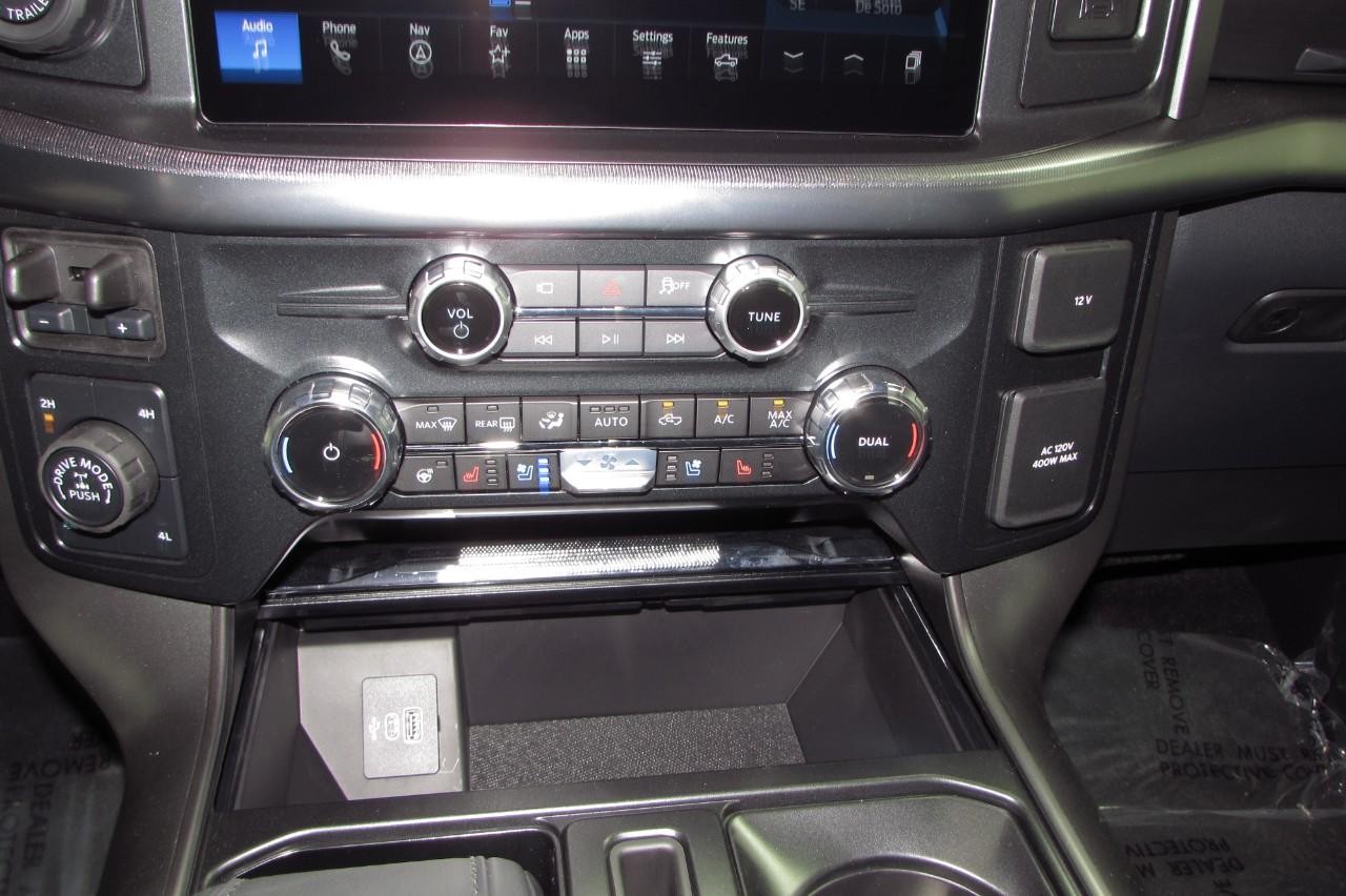 2025 Iconic Silver Metallic Ford F-150 LARIAT 4X4 Truck