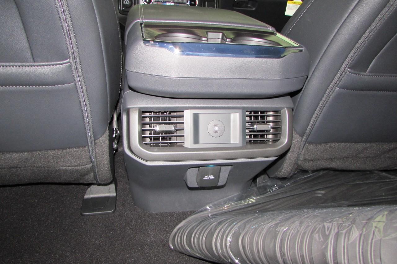 2025 Iconic Silver Metallic Ford F-150 LARIAT 4X4 Truck