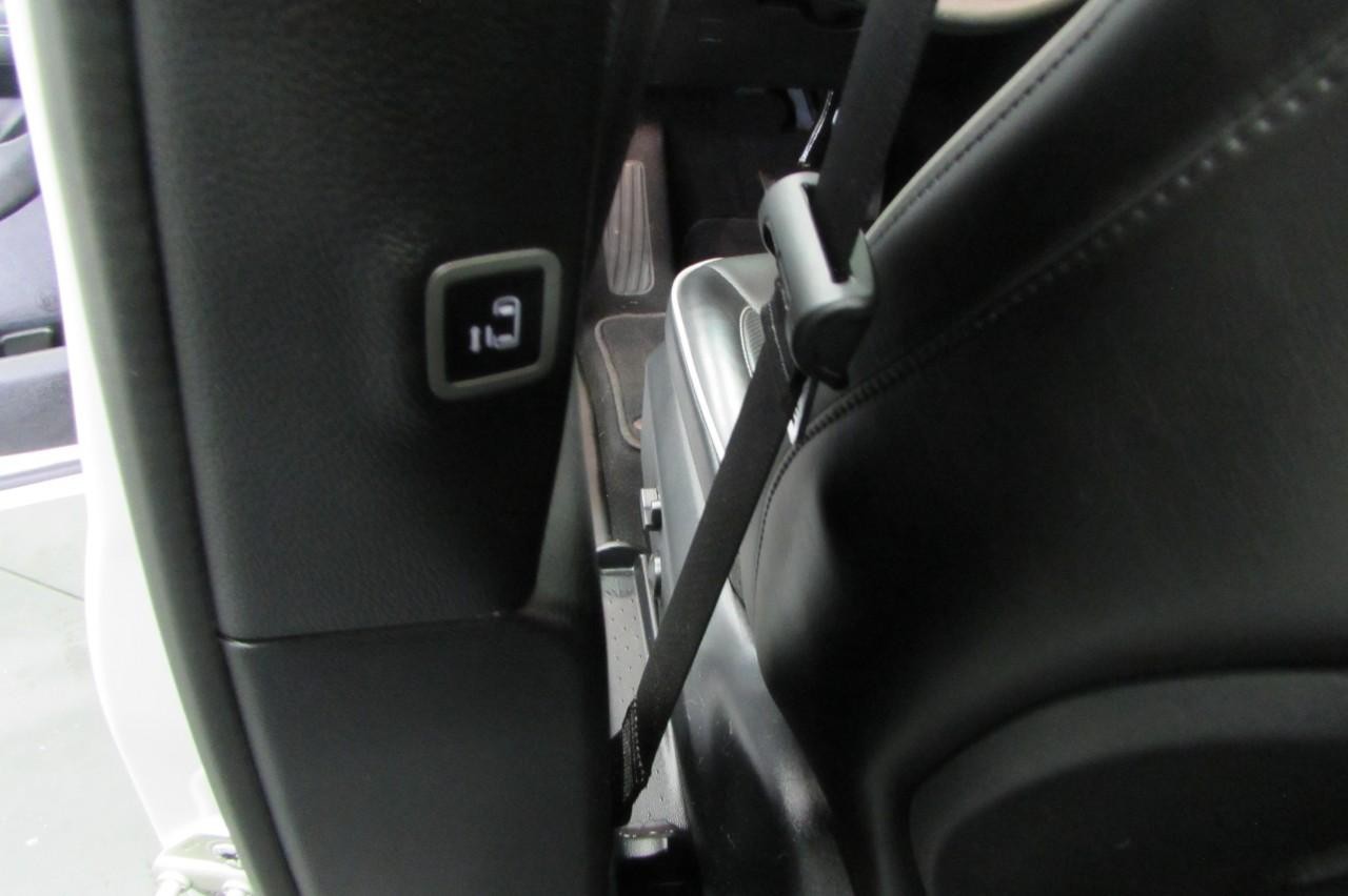 Chrysler Pacifica Vehicle Full-screen Gallery Image 26