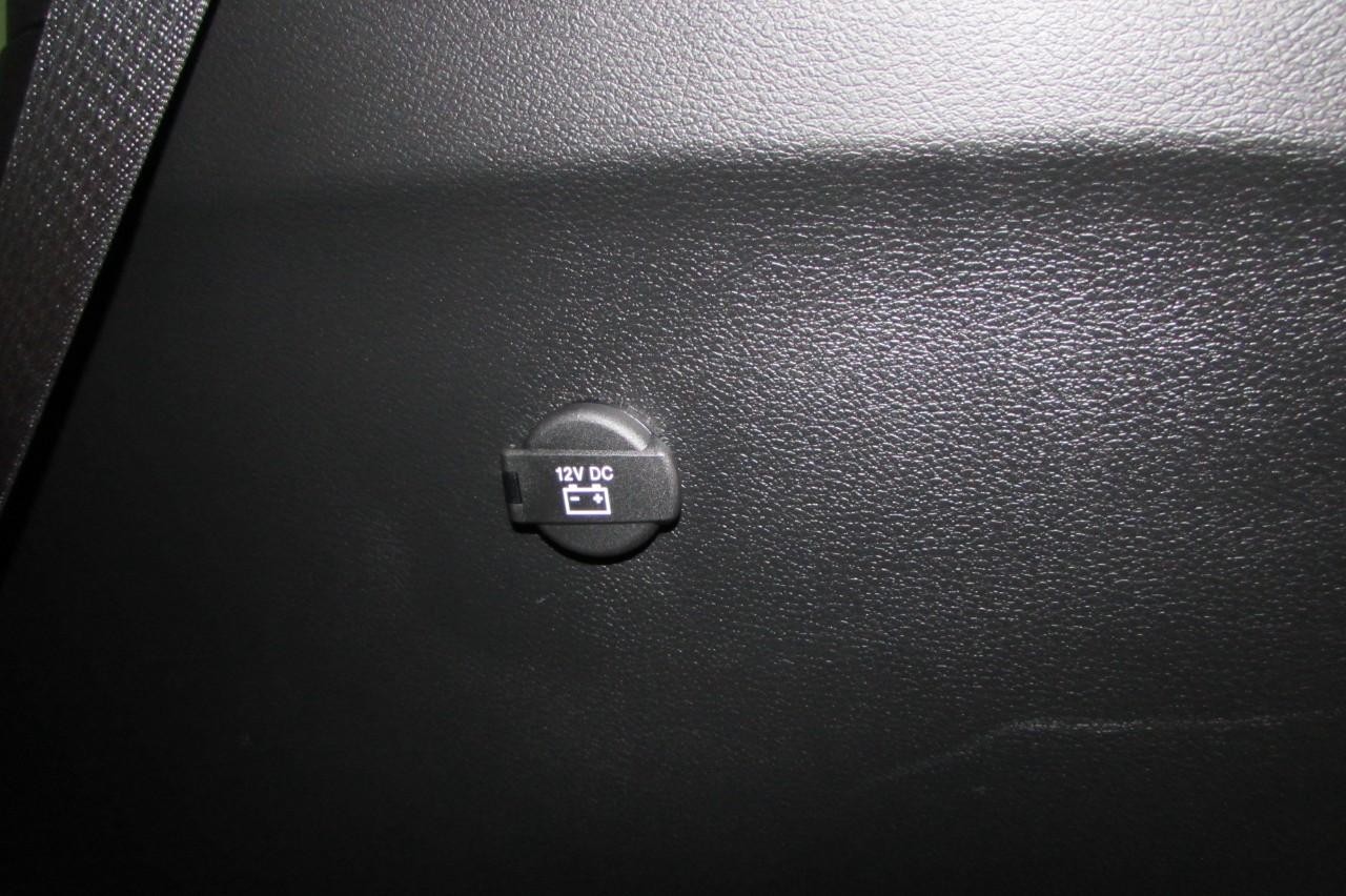 Chrysler Pacifica Vehicle Full-screen Gallery Image 30