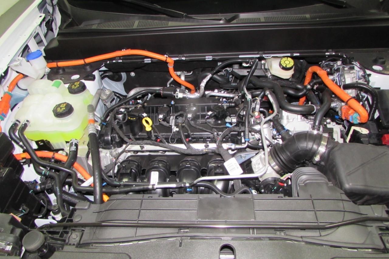 2025 Oxford White Ford Maverick XL FWD Truck