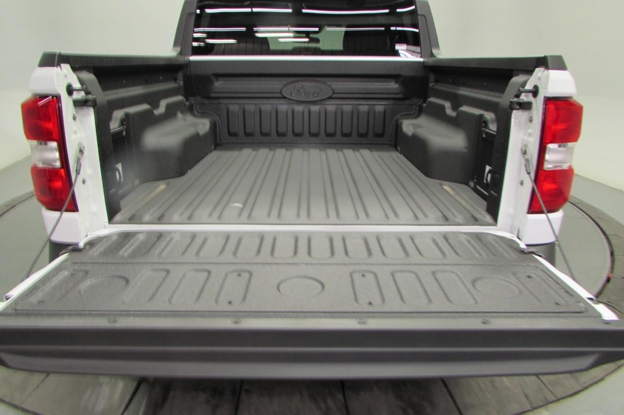 2025 Oxford White Ford Maverick XL FWD Truck