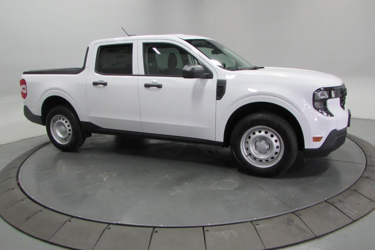 2025 Oxford White Ford Maverick XL AWD Truck