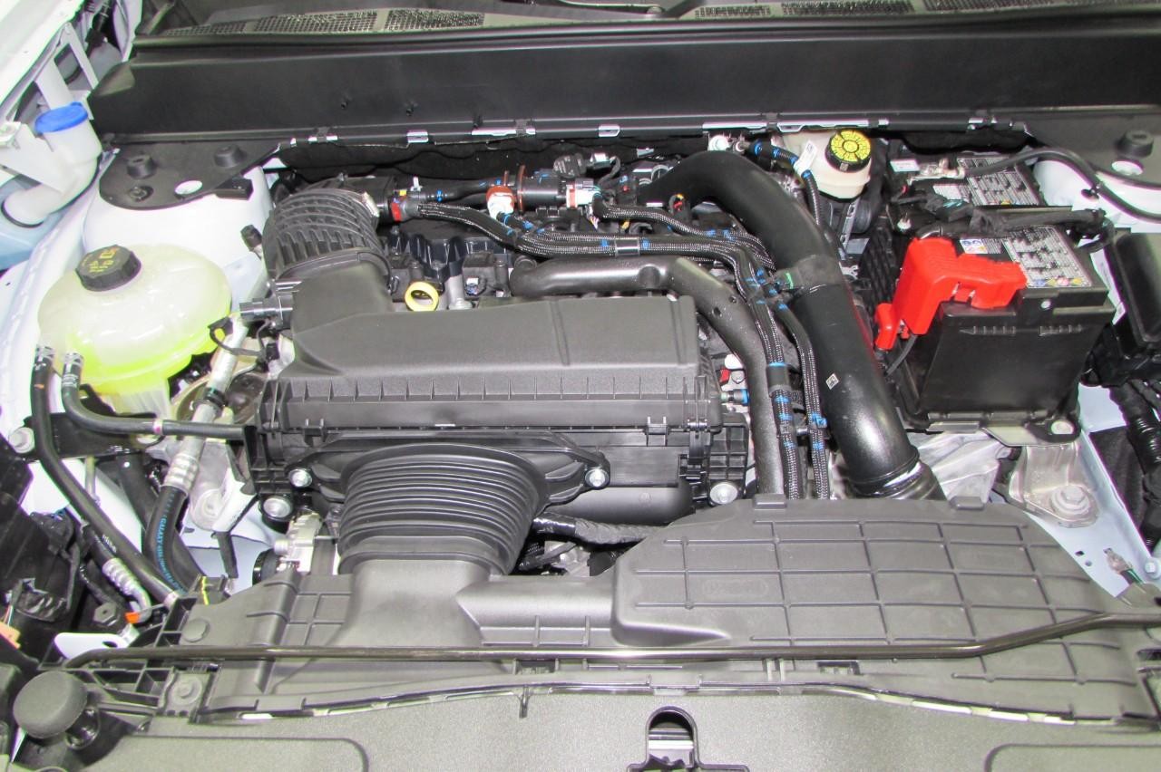 2025 Oxford White Ford Maverick XL AWD Truck