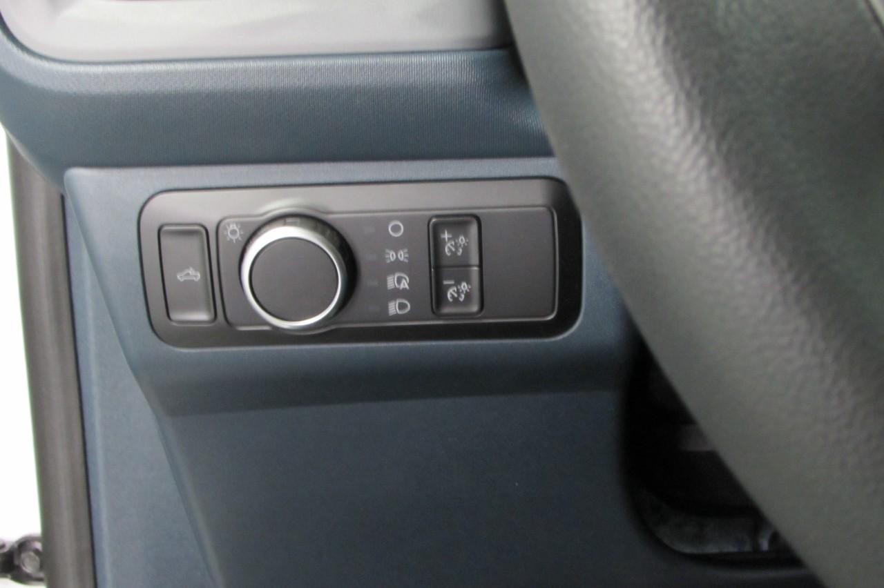 2025 Oxford White Ford Maverick XL AWD Truck