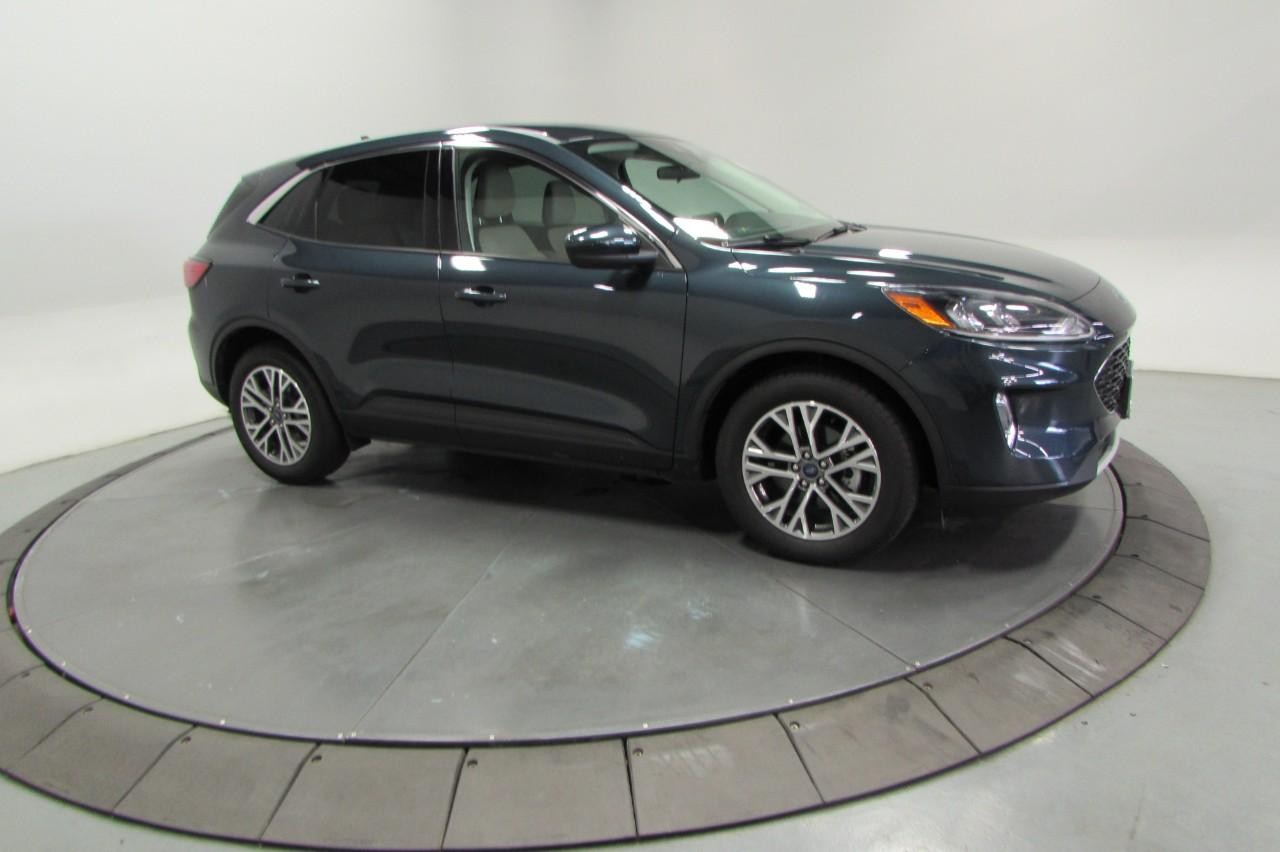 2022 Ford Escape SEL photo 3
