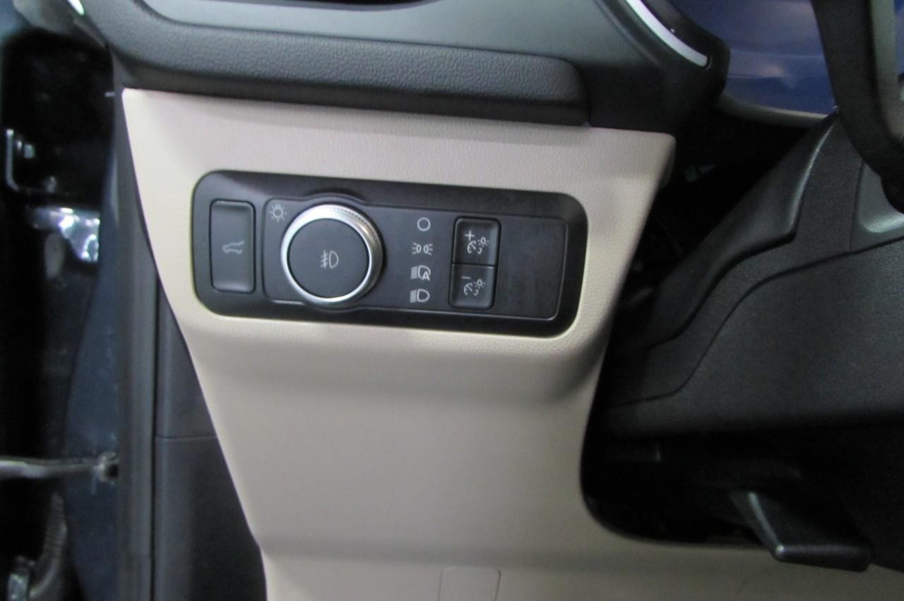 2022 Ford Escape SEL photo 13