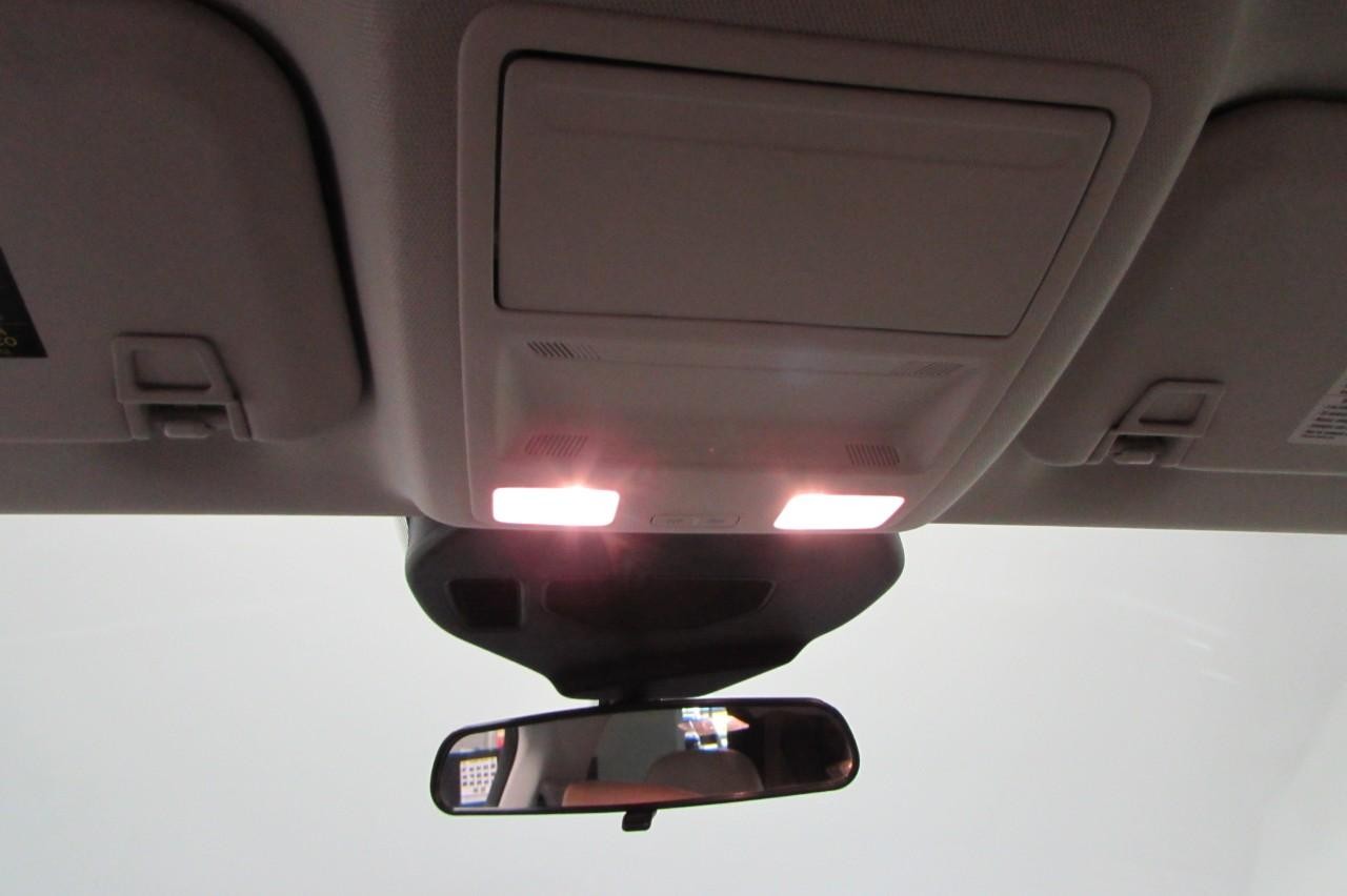 Ford Escape Vehicle Full-screen Gallery Image 15