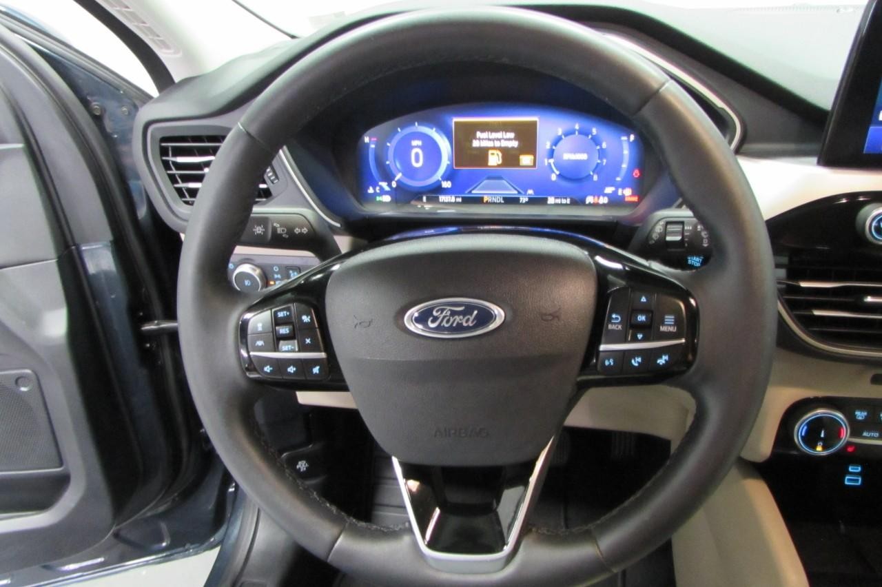 2022 Ford Escape SEL photo 14