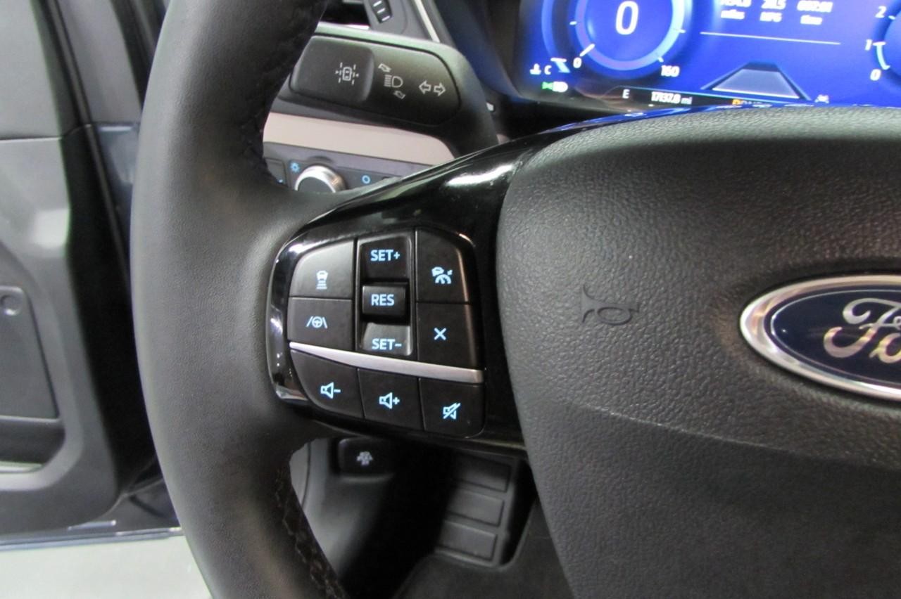 2022 Ford Escape SEL photo 15