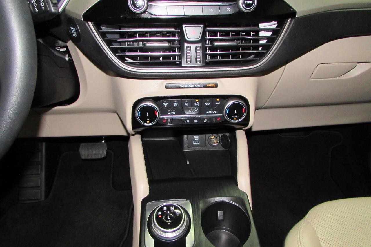 2022 Ford Escape SEL photo 19