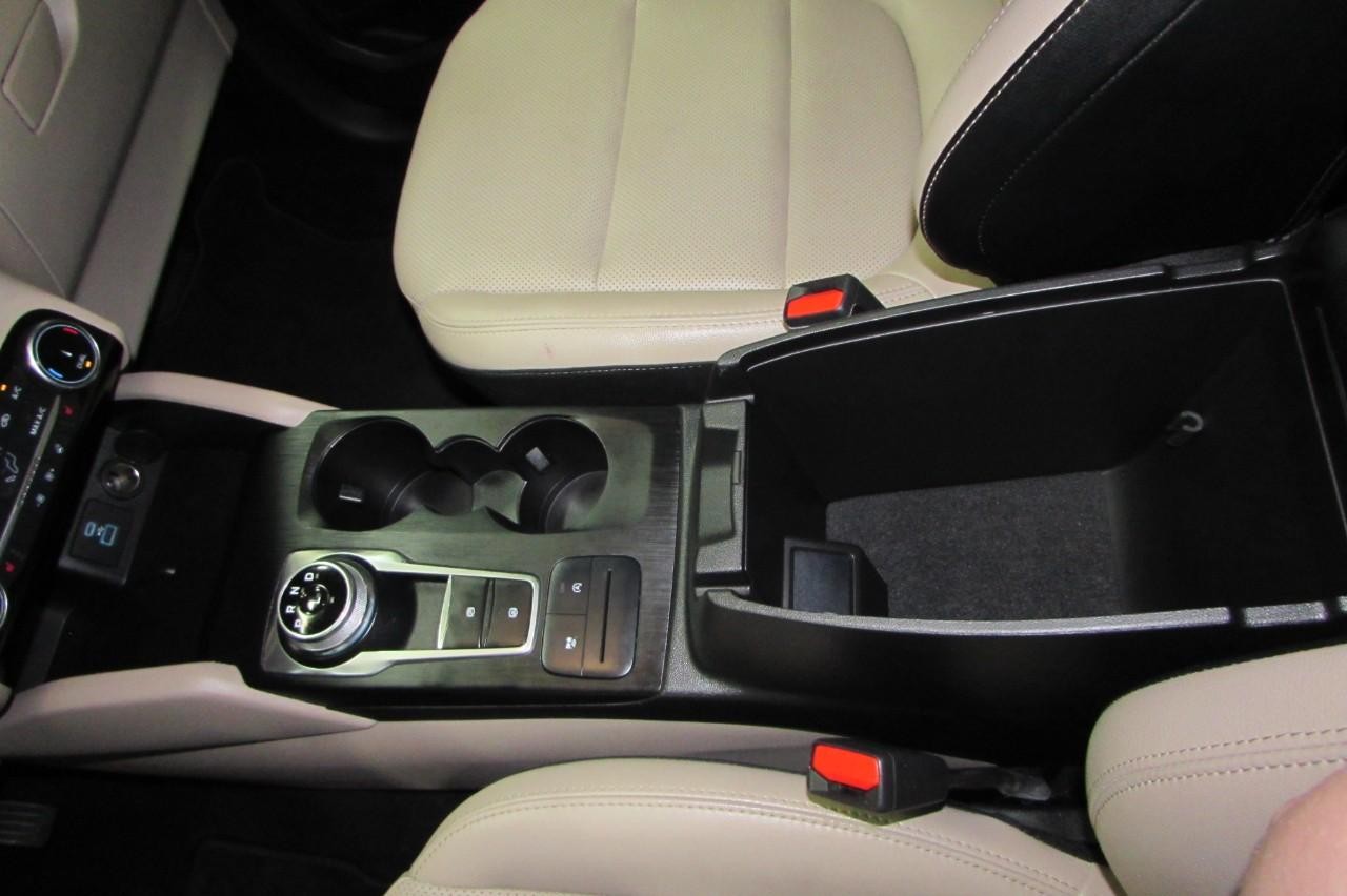 2022 Ford Escape SEL photo 20