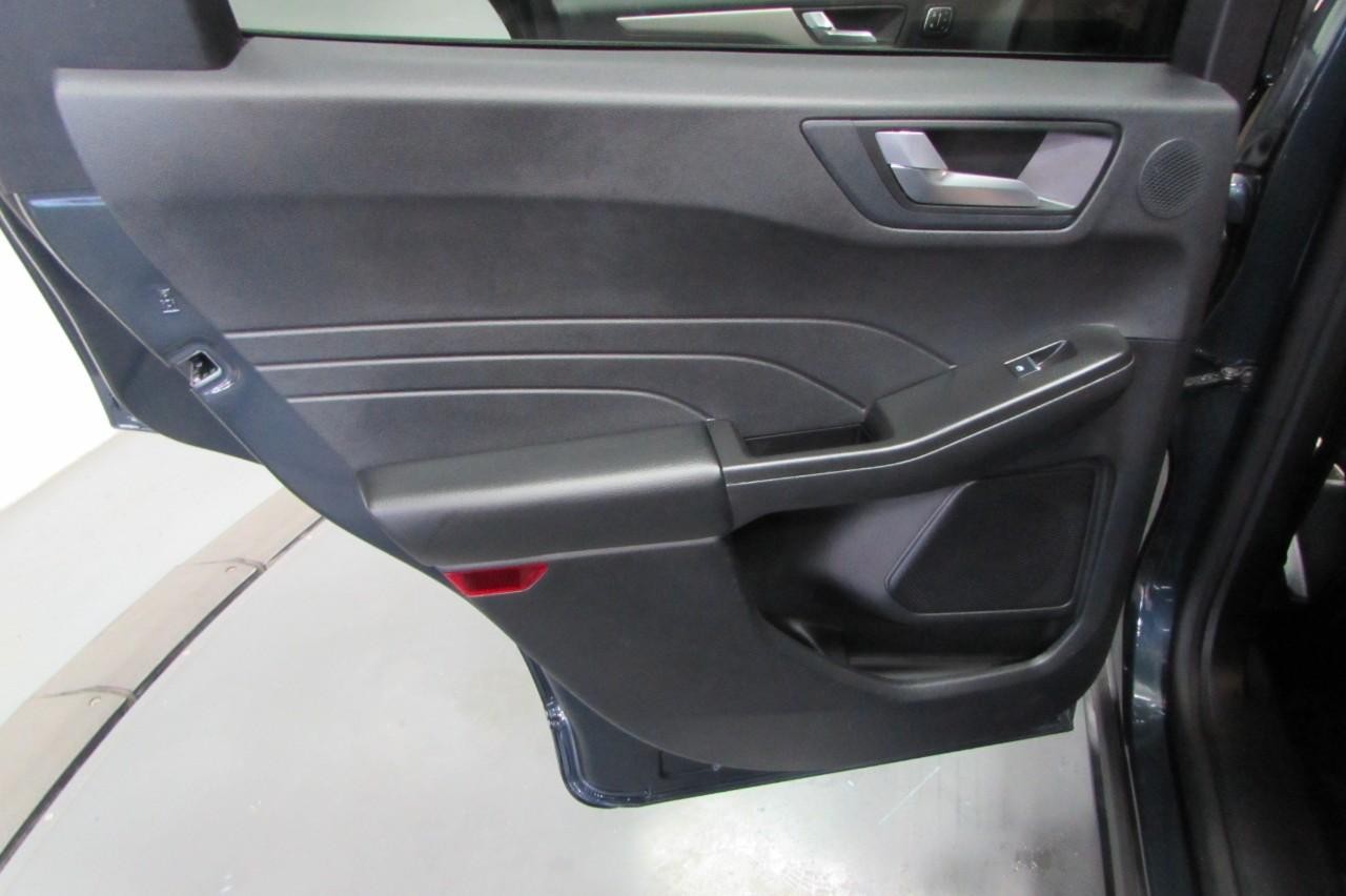 2022 Ford Escape SEL photo 22