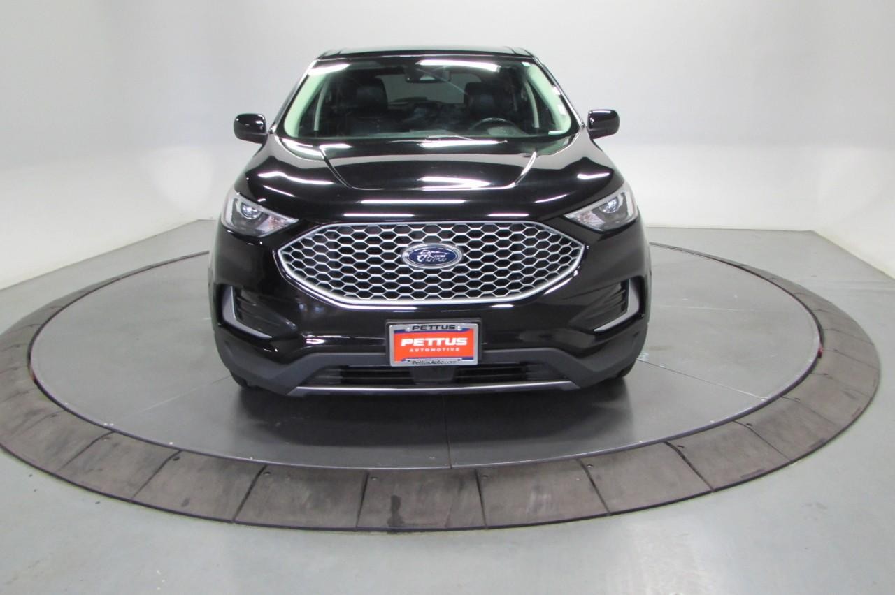 2023 Ford Edge SEL photo 2