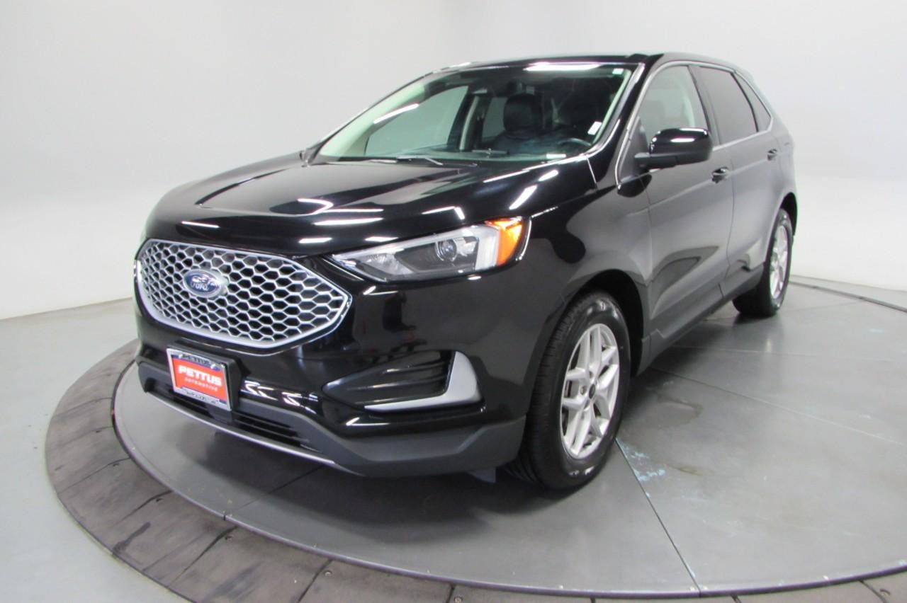 2023 Ford Edge SEL photo 3