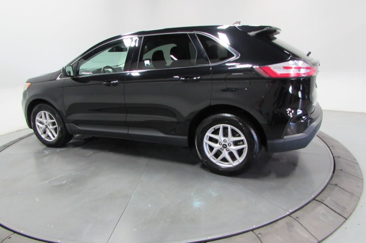 2023 Ford Edge SEL photo 5
