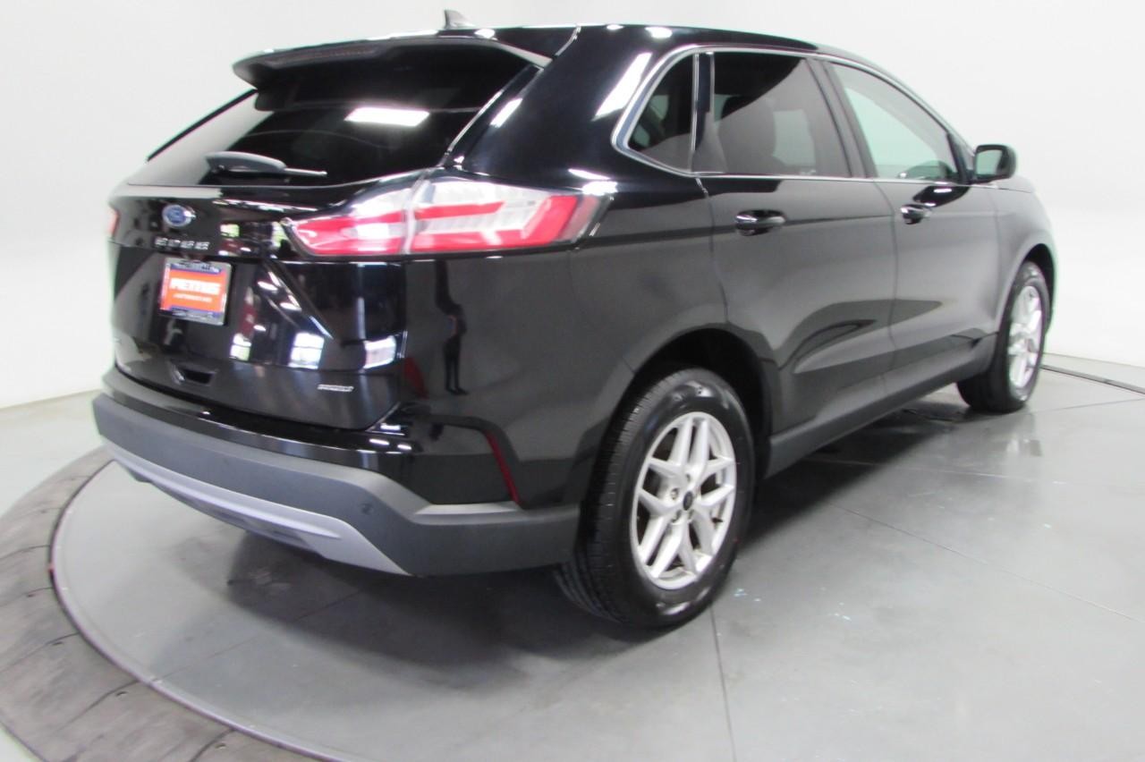 2023 Ford Edge SEL photo 8