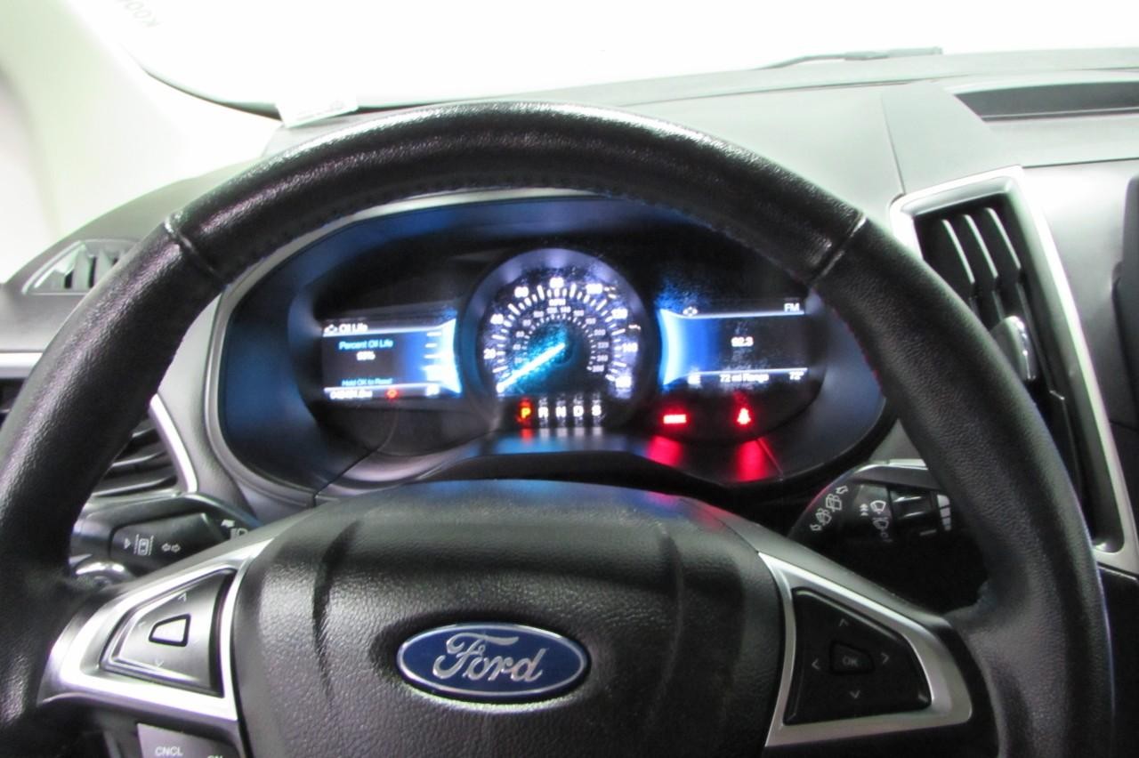 2023 Ford Edge SEL photo 17