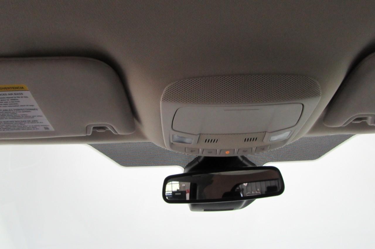 Ford Edge Vehicle Full-screen Gallery Image 18