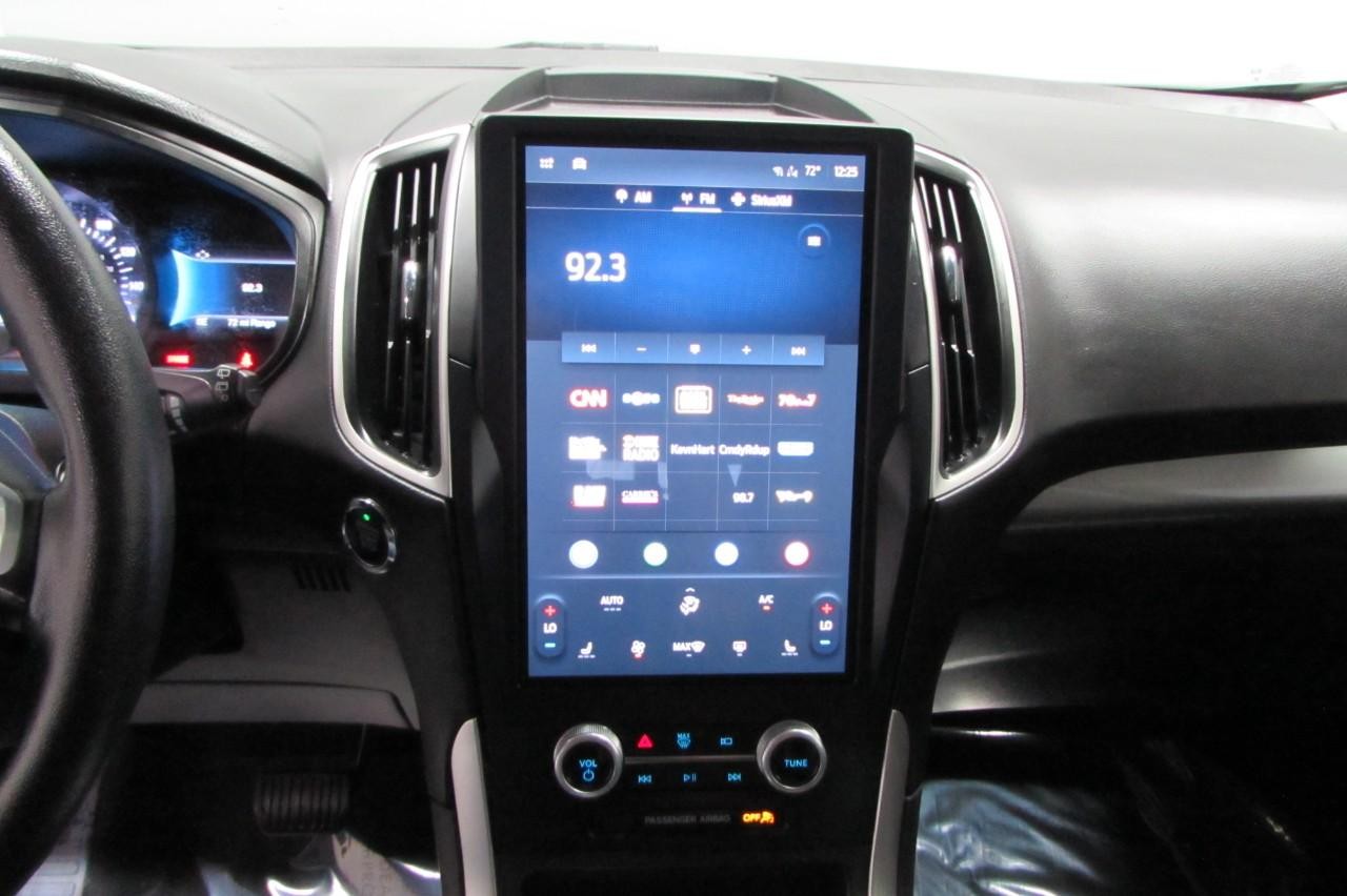 2023 Ford Edge SEL photo 18