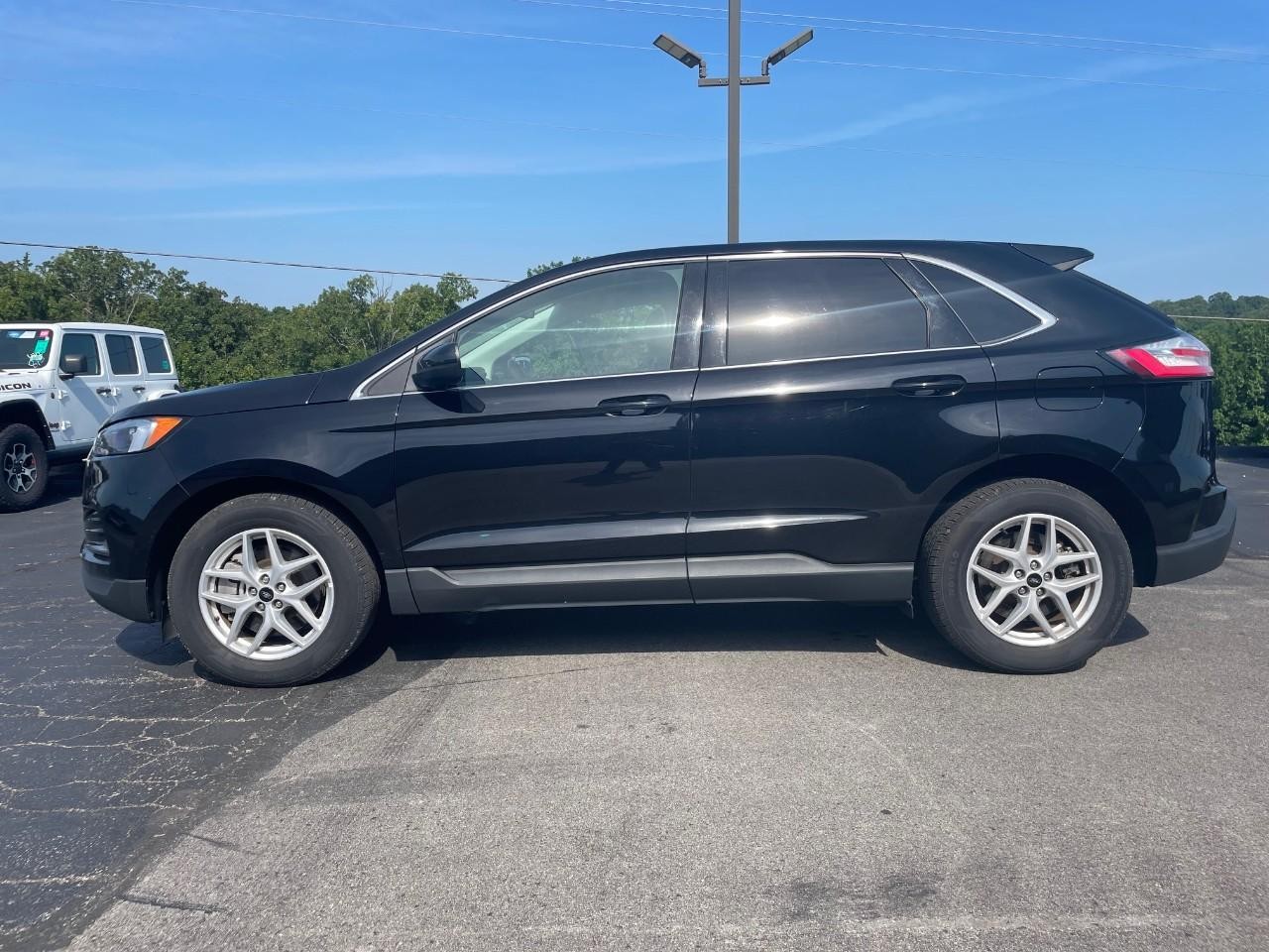 2023 Ford Edge SEL photo 27