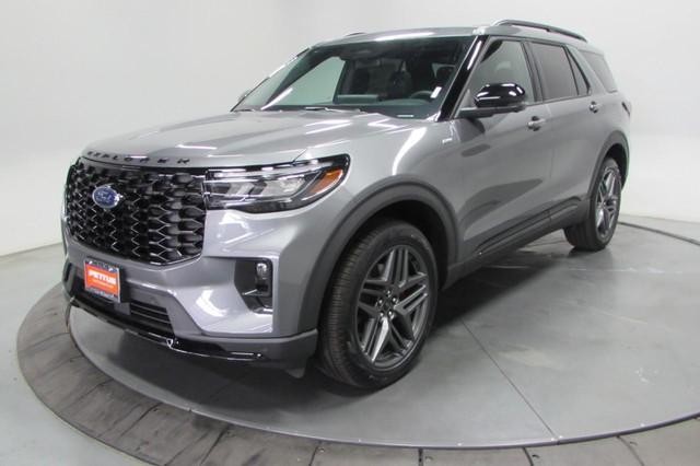 2025 Ford Explorer ST-Line photo 2