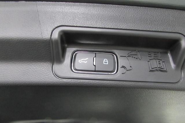 2025 Ford Explorer ST-Line photo 22