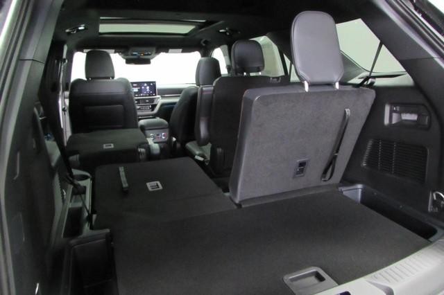 2025 Ford Explorer ST-Line photo 23