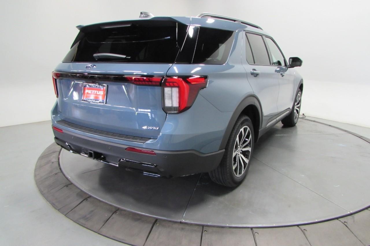 2025 Ford Explorer ST-Line photo 6