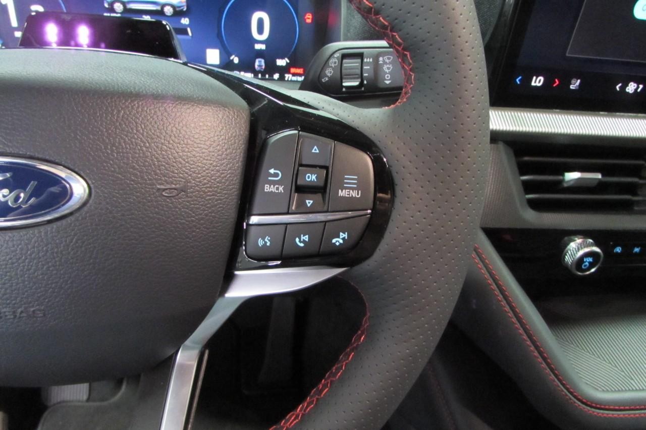 2025 Ford Explorer ST-Line photo 15