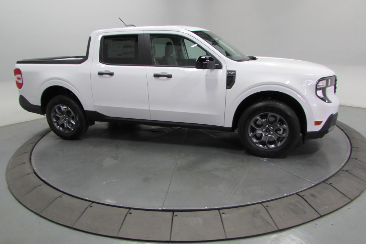 2025 Ford Maverick XLT photo 2