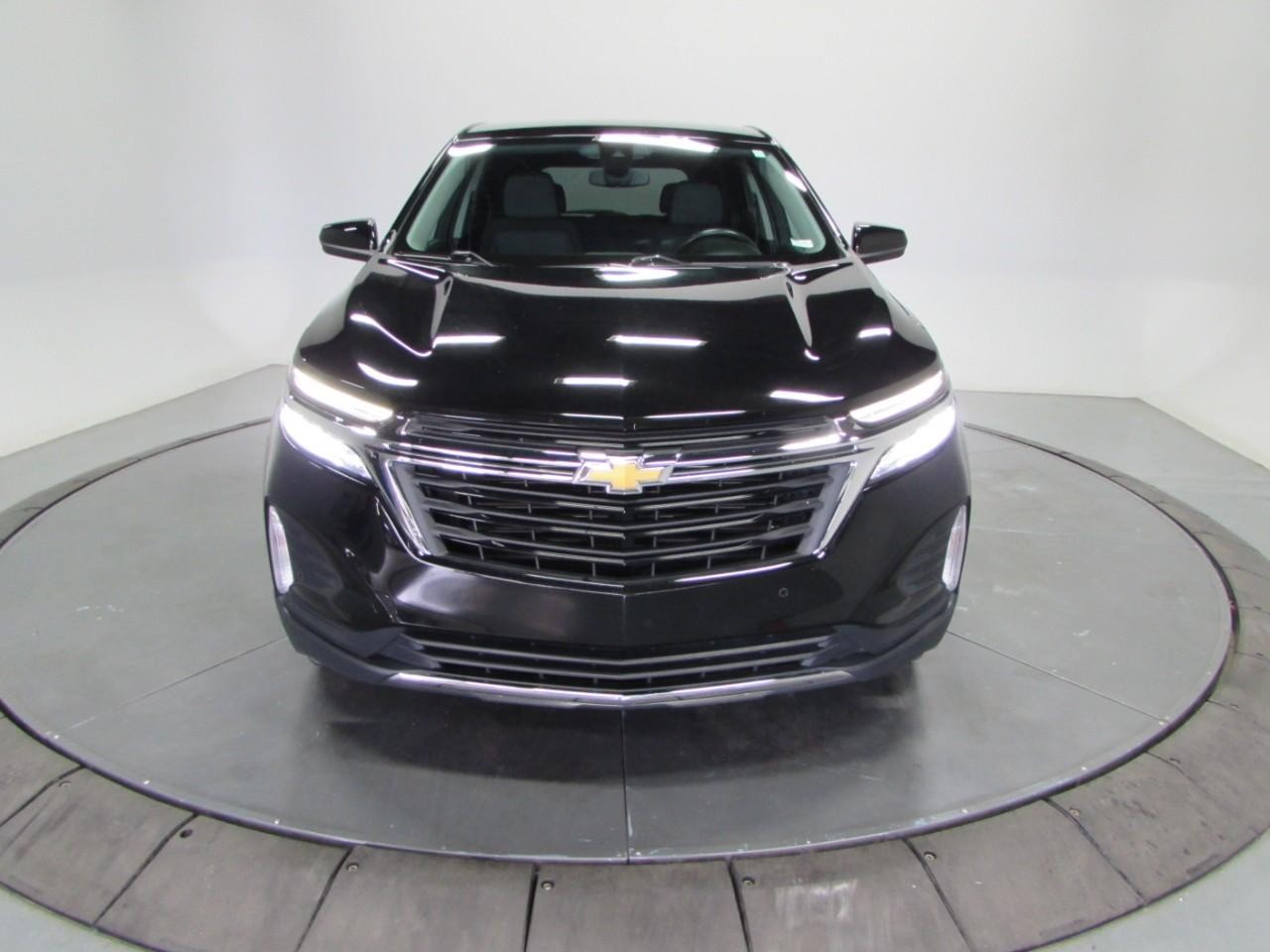 Chevrolet Equinox Vehicle Full-screen Gallery Image 02