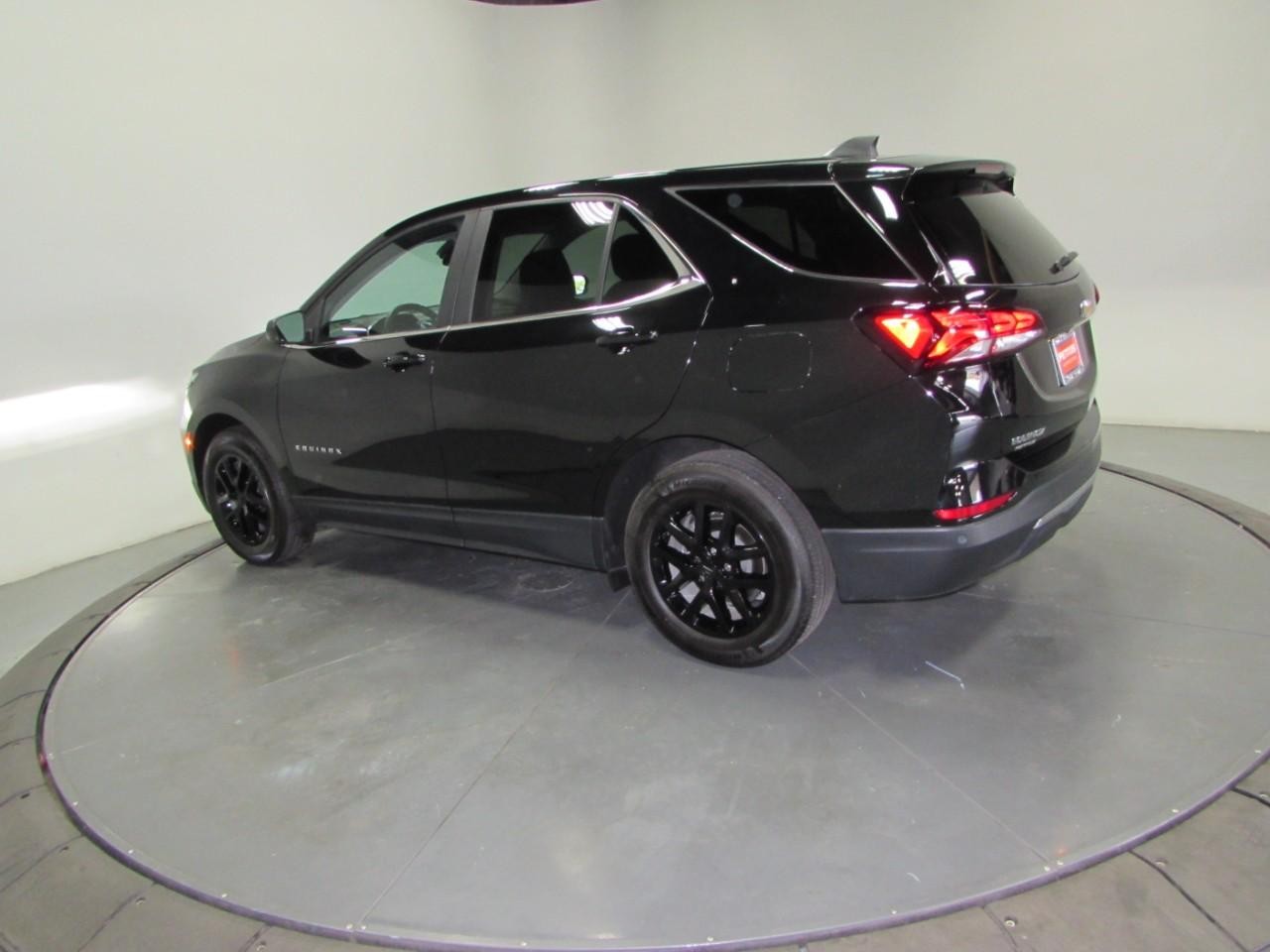 Chevrolet Equinox Vehicle Full-screen Gallery Image 05