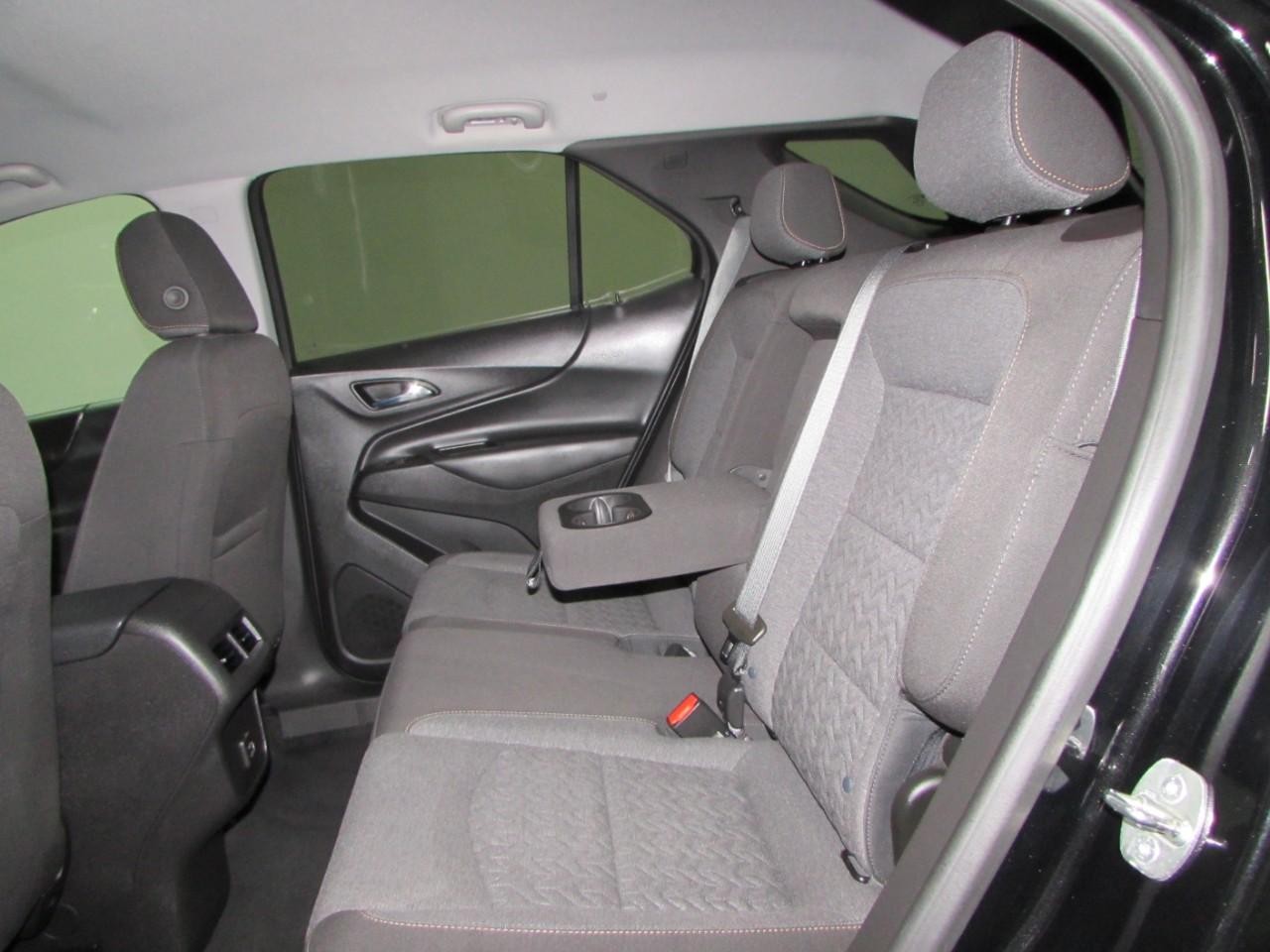 Chevrolet Equinox Vehicle Full-screen Gallery Image 23