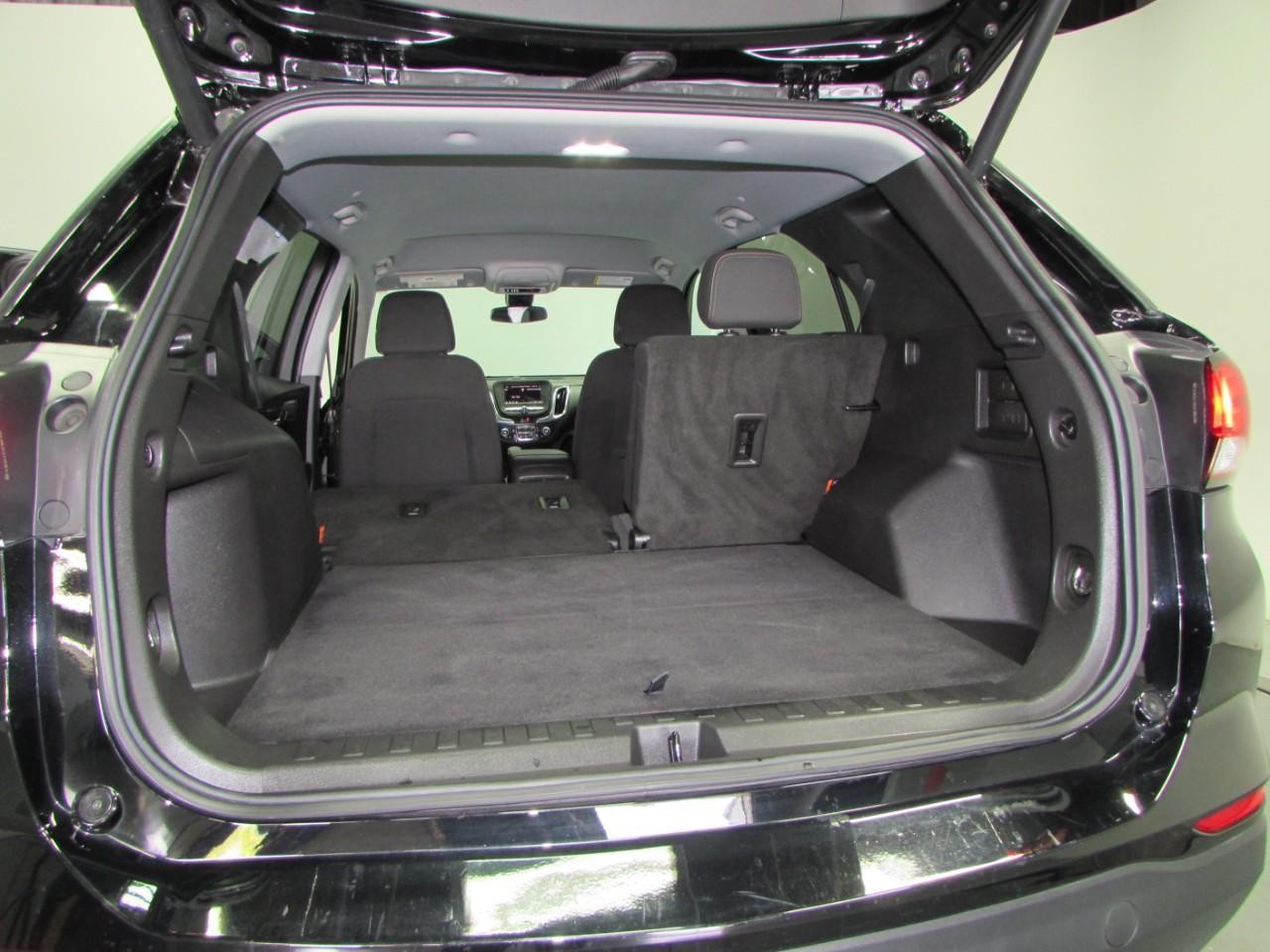 Chevrolet Equinox Vehicle Full-screen Gallery Image 27