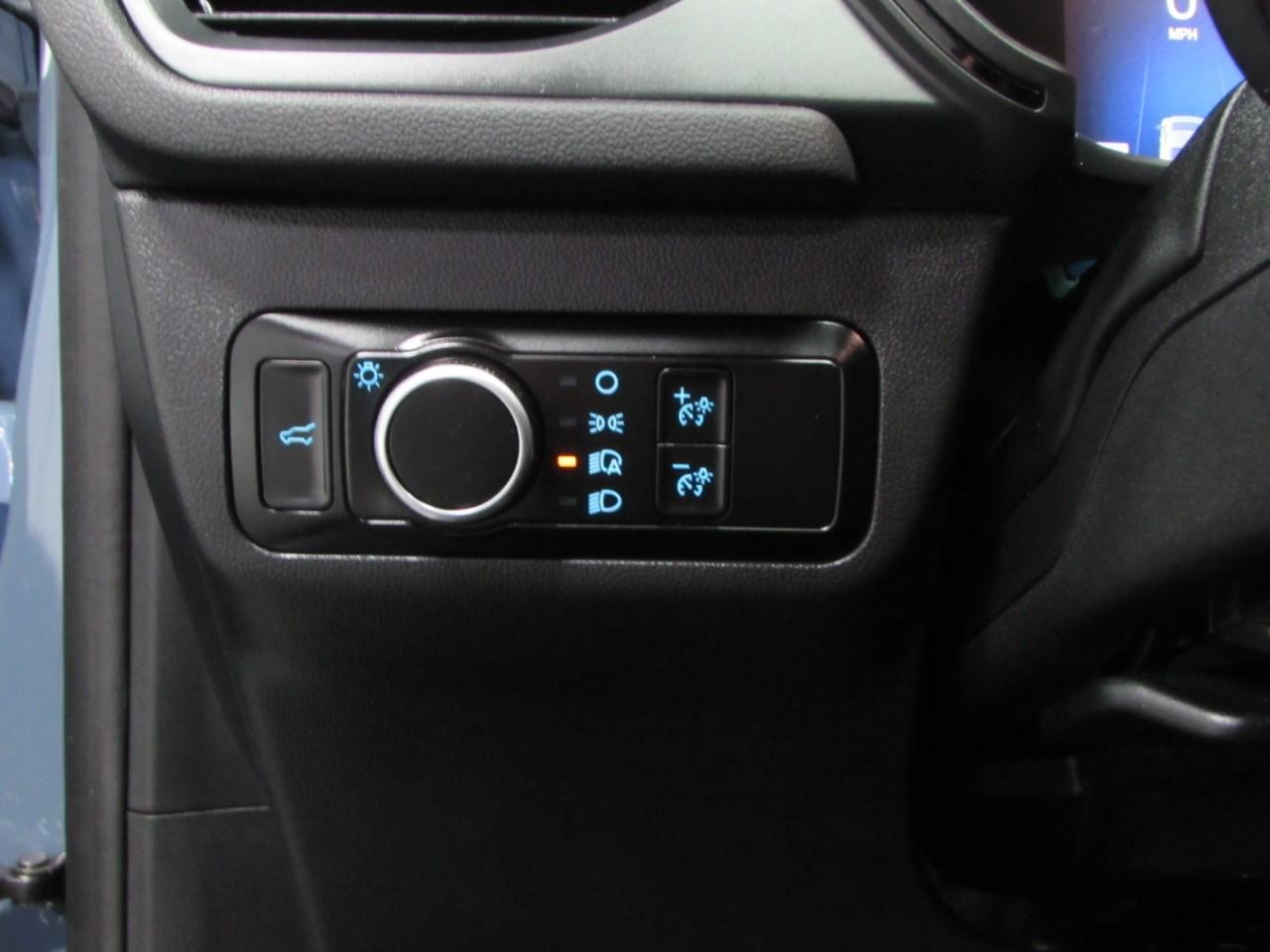 Ford Escape Vehicle Full-screen Gallery Image 13