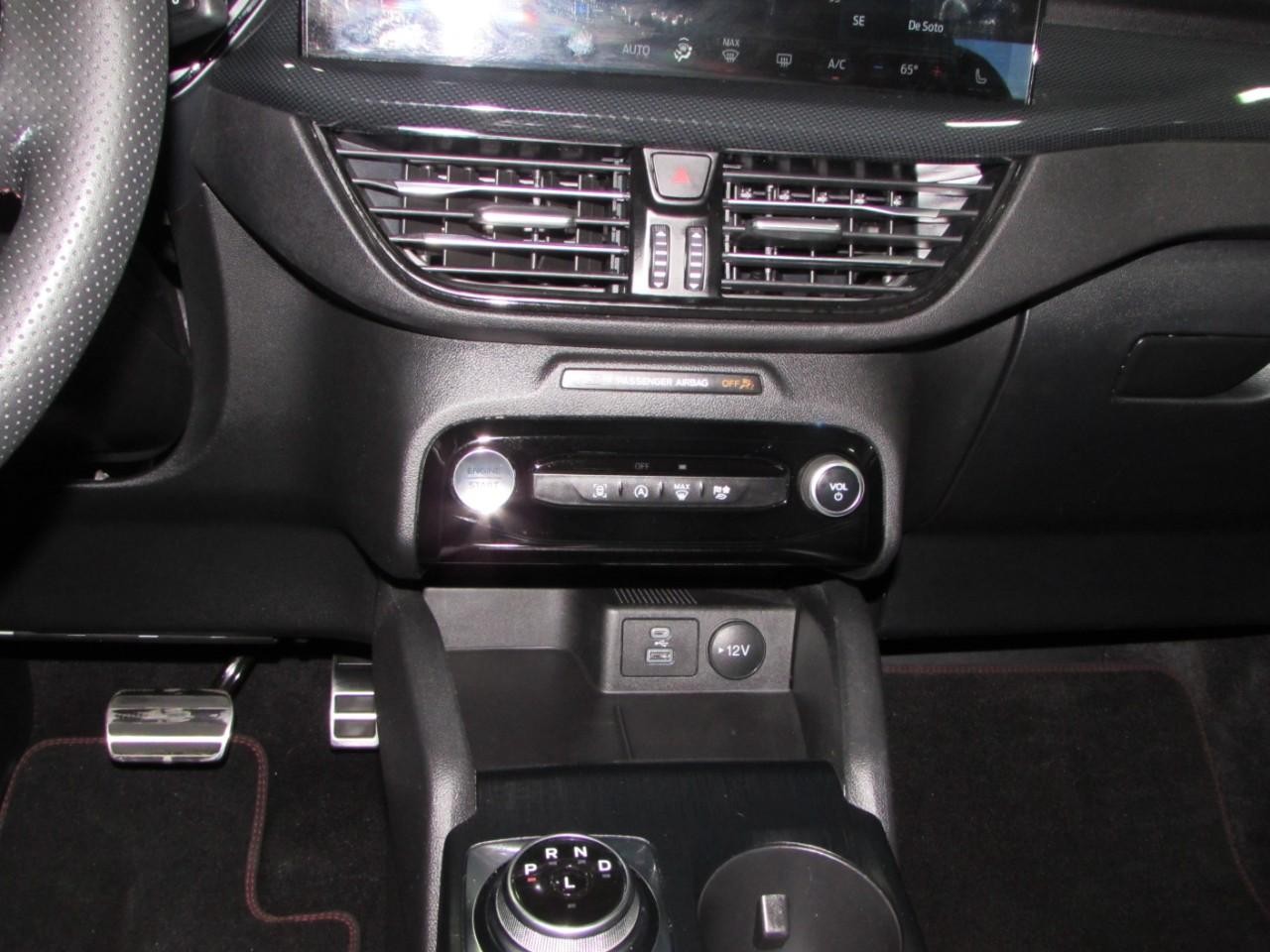 Ford Escape Vehicle Full-screen Gallery Image 20
