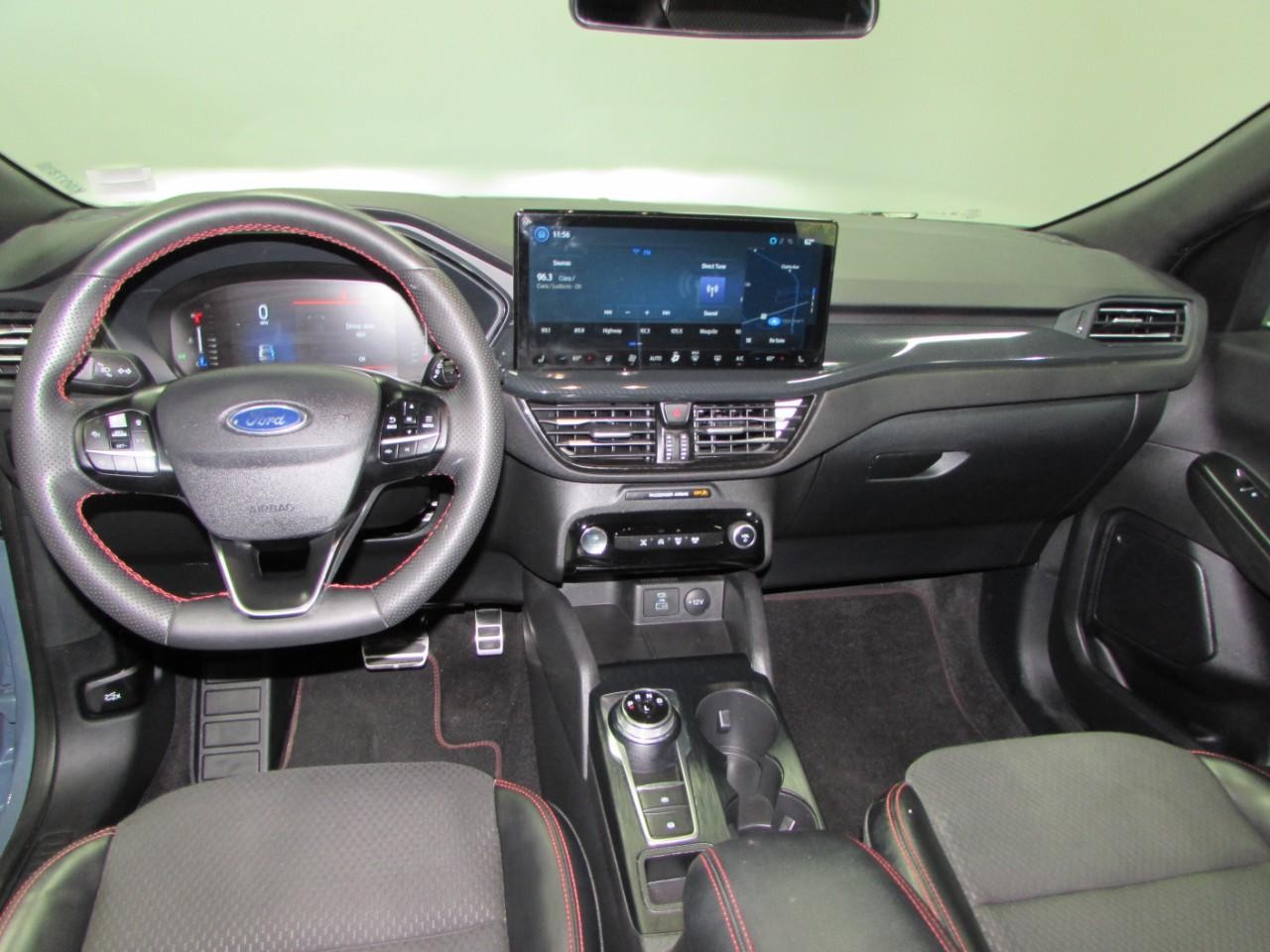 Ford Escape Vehicle Full-screen Gallery Image 23