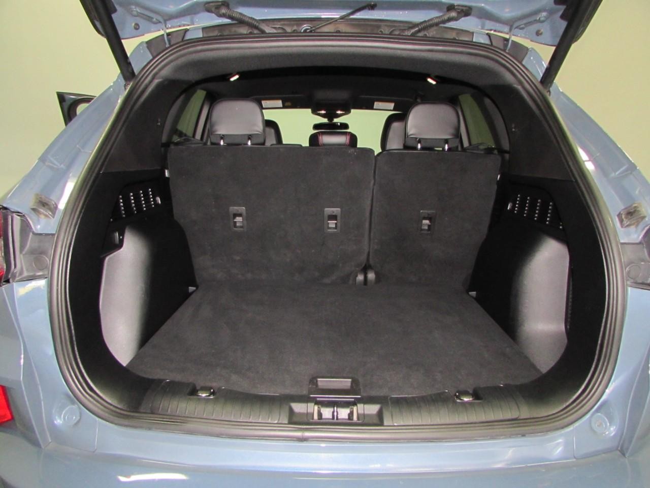 Ford Escape Vehicle Full-screen Gallery Image 27