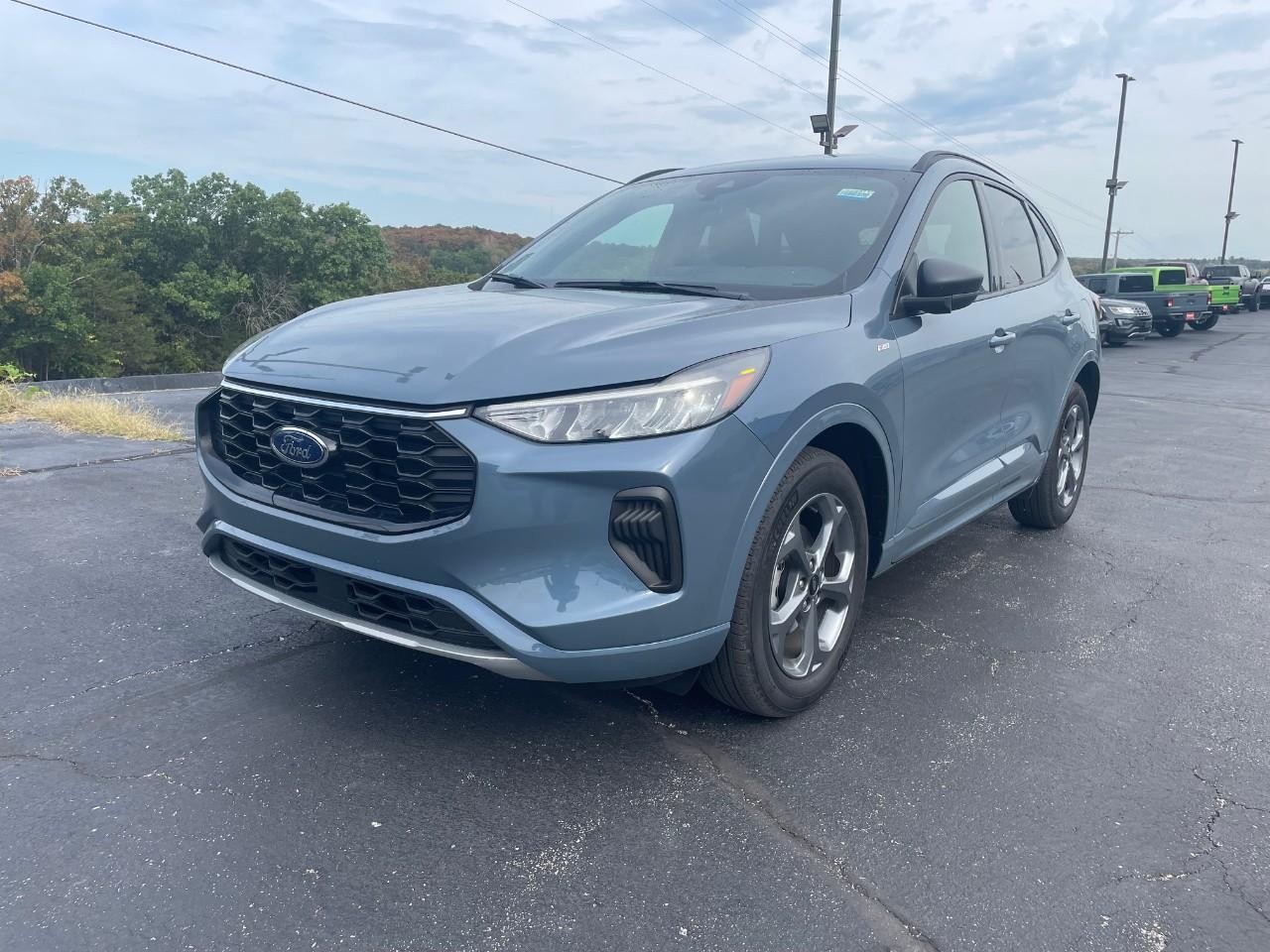 Ford Escape Vehicle Full-screen Gallery Image 31