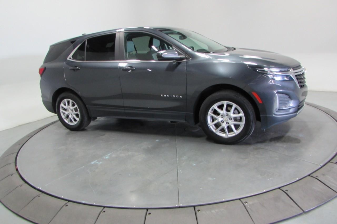 Chevrolet Equinox Vehicle Full-screen Gallery Image 04